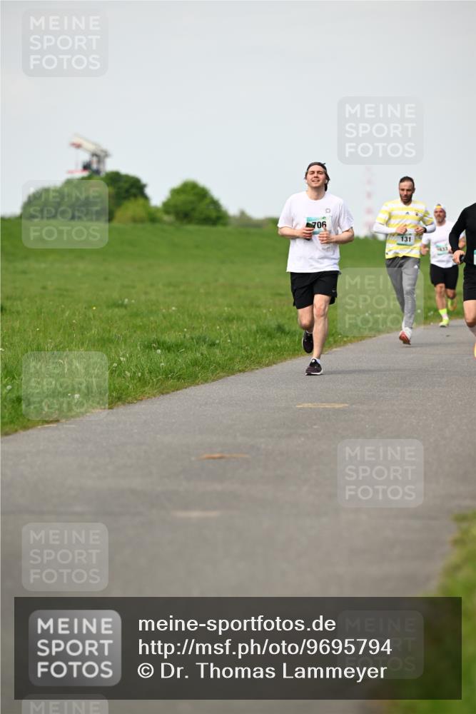 10.05.2026 - 8. Wedeler Halbmarathon Dr. Thomas Lammeyer http://msf.ph/oto/9695794 10.05.2026 11:22:06 Laufen 706, 131 meine-sportfotos.de