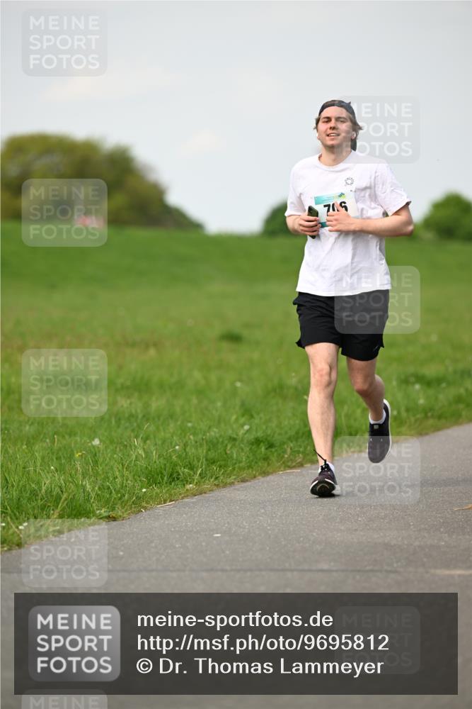 10.05.2026 - 8. Wedeler Halbmarathon Dr. Thomas Lammeyer http://msf.ph/oto/9695812 10.05.2026 11:22:09 Laufen 746 meine-sportfotos.de