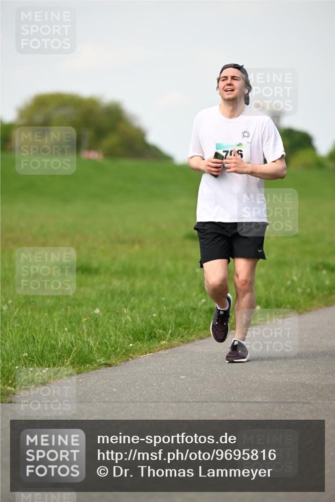10.05.2026 - 8. Wedeler Halbmarathon Dr. Thomas Lammeyer http://msf.ph/oto/9695816 10.05.2026 11:22:10 Laufen 745 meine-sportfotos.de
