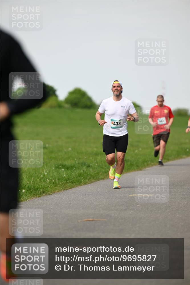 10.05.2026 - 8. Wedeler Halbmarathon Dr. Thomas Lammeyer http://msf.ph/oto/9695827 10.05.2026 11:22:12 Laufen 433, 843 meine-sportfotos.de