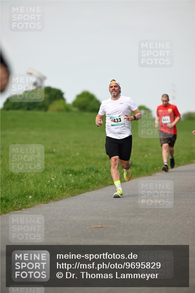 10.05.2026 - 8. Wedeler Halbmarathon Dr. Thomas Lammeyer http://msf.ph/oto/9695829 10.05.2026 11:22:12 Laufen 433 meine-sportfotos.de