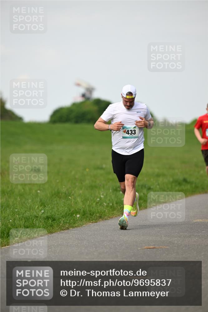 10.05.2026 - 8. Wedeler Halbmarathon Dr. Thomas Lammeyer http://msf.ph/oto/9695837 10.05.2026 11:22:13 Laufen 433 meine-sportfotos.de