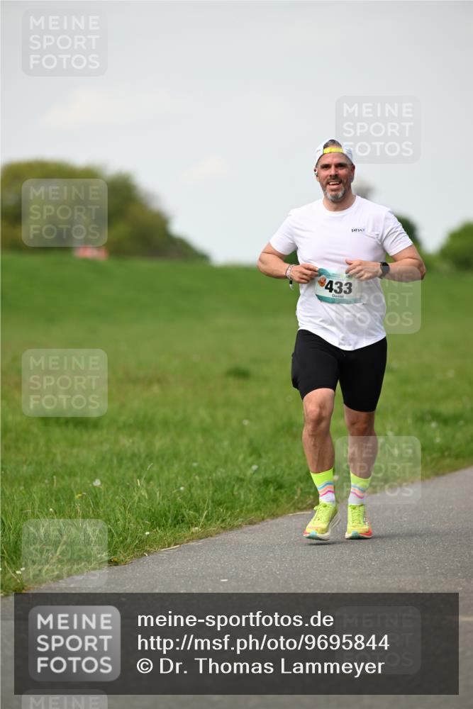 10.05.2026 - 8. Wedeler Halbmarathon Dr. Thomas Lammeyer http://msf.ph/oto/9695844 10.05.2026 11:22:14 Laufen 433 meine-sportfotos.de