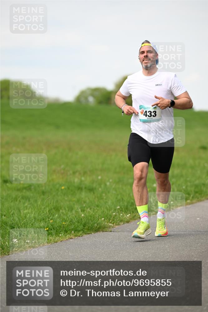 10.05.2026 - 8. Wedeler Halbmarathon Dr. Thomas Lammeyer http://msf.ph/oto/9695855 10.05.2026 11:22:16 Laufen 433 meine-sportfotos.de