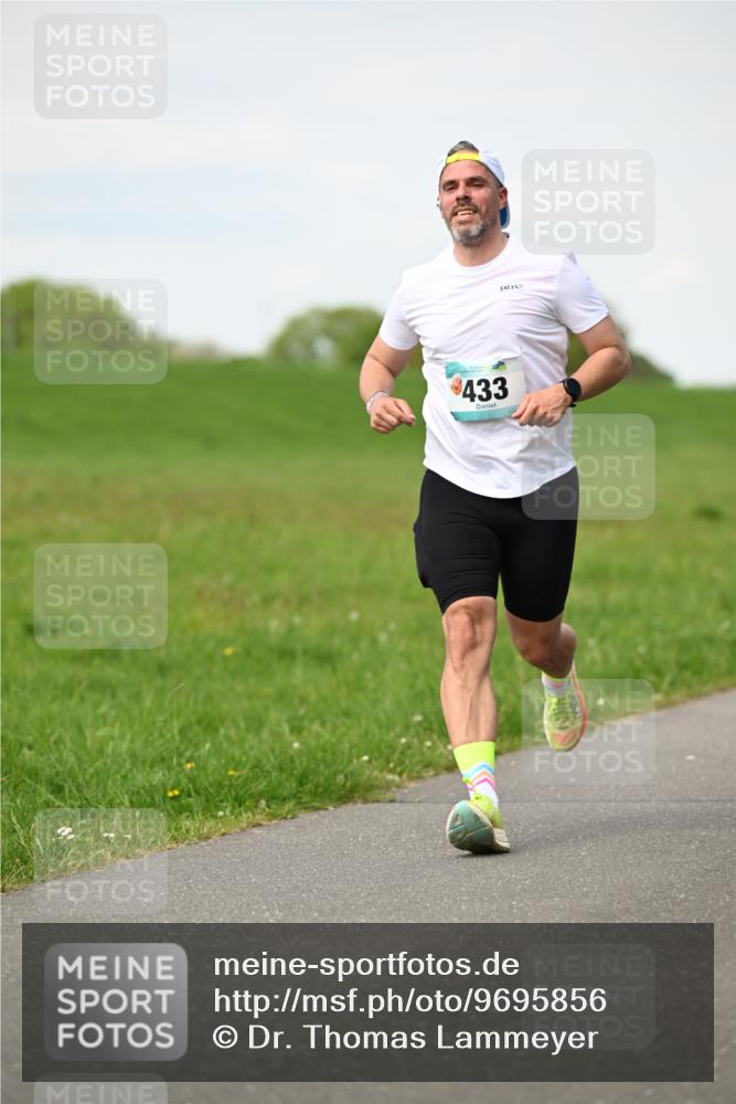 10.05.2026 - 8. Wedeler Halbmarathon Dr. Thomas Lammeyer http://msf.ph/oto/9695856 10.05.2026 11:22:16 Laufen 433 meine-sportfotos.de
