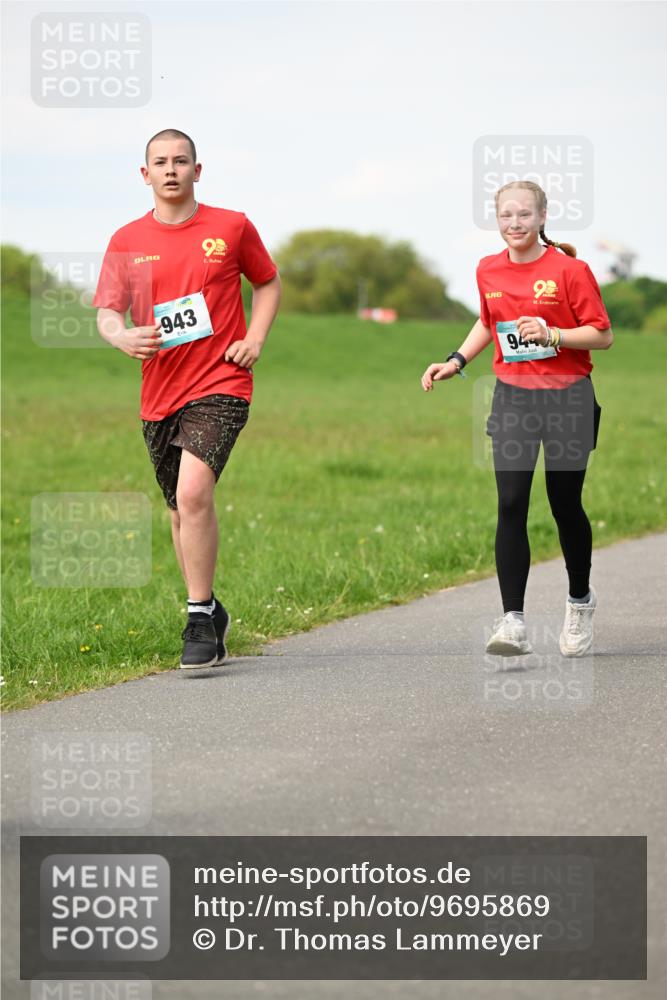10.05.2026 - 8. Wedeler Halbmarathon Dr. Thomas Lammeyer http://msf.ph/oto/9695869 10.05.2026 11:22:22 Laufen 943 meine-sportfotos.de
