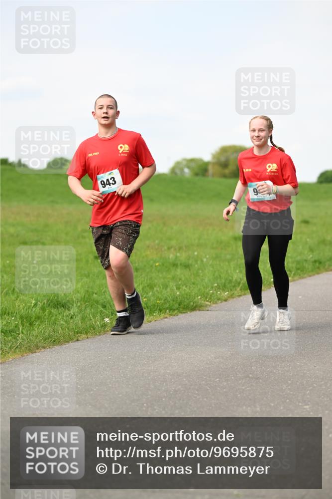 10.05.2026 - 8. Wedeler Halbmarathon Dr. Thomas Lammeyer http://msf.ph/oto/9695875 10.05.2026 11:22:22 Laufen 943 meine-sportfotos.de