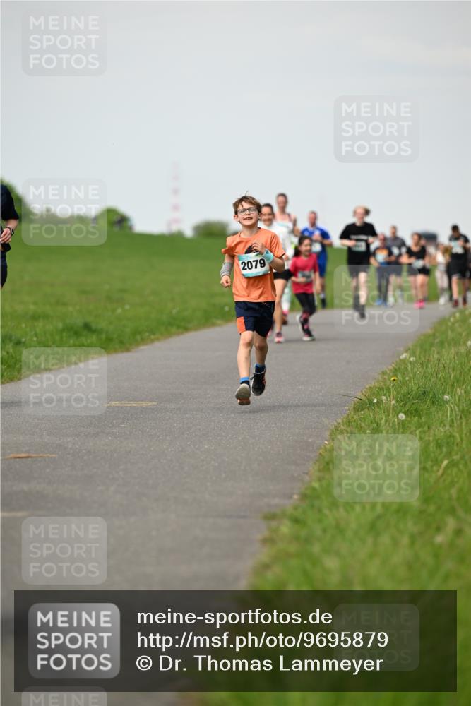 10.05.2026 - 8. Wedeler Halbmarathon Dr. Thomas Lammeyer http://msf.ph/oto/9695879 10.05.2026 11:22:25 Laufen 2079 meine-sportfotos.de