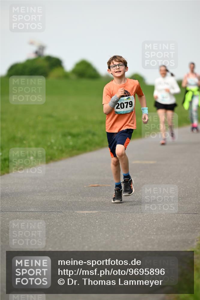 10.05.2026 - 8. Wedeler Halbmarathon Dr. Thomas Lammeyer http://msf.ph/oto/9695896 10.05.2026 11:22:28 Laufen 2079 meine-sportfotos.de
