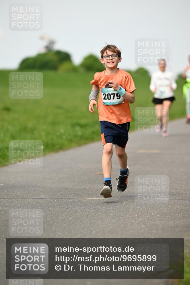 10.05.2026 - 8. Wedeler Halbmarathon Dr. Thomas Lammeyer http://msf.ph/oto/9695899 10.05.2026 11:22:28 Laufen 2079 meine-sportfotos.de