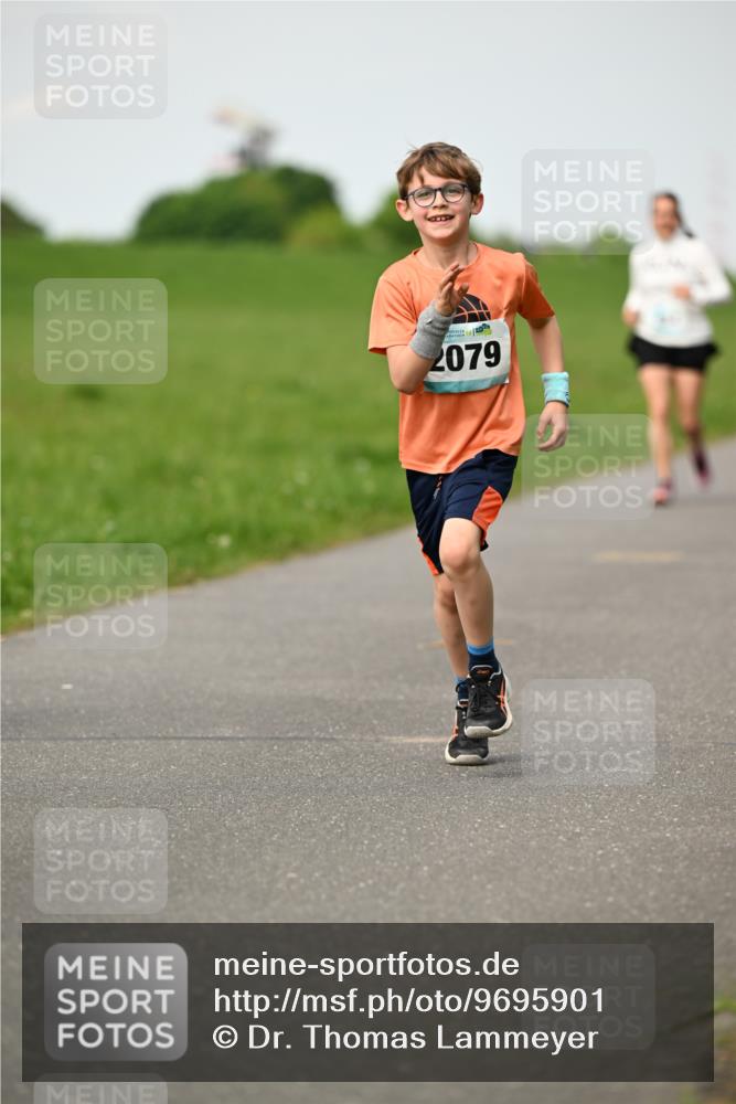 10.05.2026 - 8. Wedeler Halbmarathon Dr. Thomas Lammeyer http://msf.ph/oto/9695901 10.05.2026 11:22:28 Laufen 2079 meine-sportfotos.de