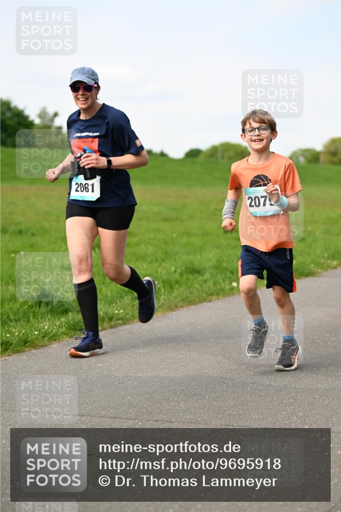 10.05.2026 - 8. Wedeler Halbmarathon Dr. Thomas Lammeyer http://msf.ph/oto/9695918 10.05.2026 11:22:31 Laufen 2081, 207 meine-sportfotos.de