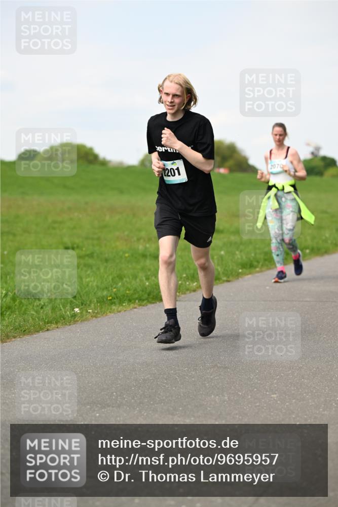 10.05.2026 - 8. Wedeler Halbmarathon Dr. Thomas Lammeyer http://msf.ph/oto/9695957 10.05.2026 11:22:38 Laufen 2201, 2070 meine-sportfotos.de