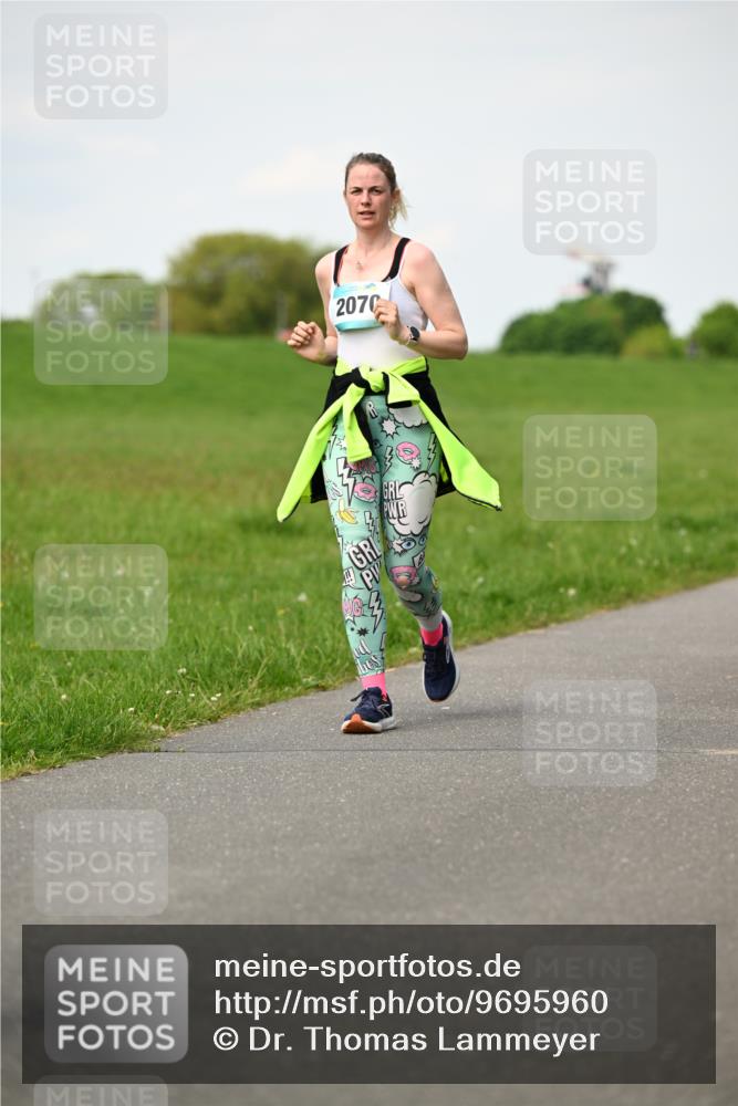 10.05.2026 - 8. Wedeler Halbmarathon Dr. Thomas Lammeyer http://msf.ph/oto/9695960 10.05.2026 11:22:38 Laufen 2070 meine-sportfotos.de
