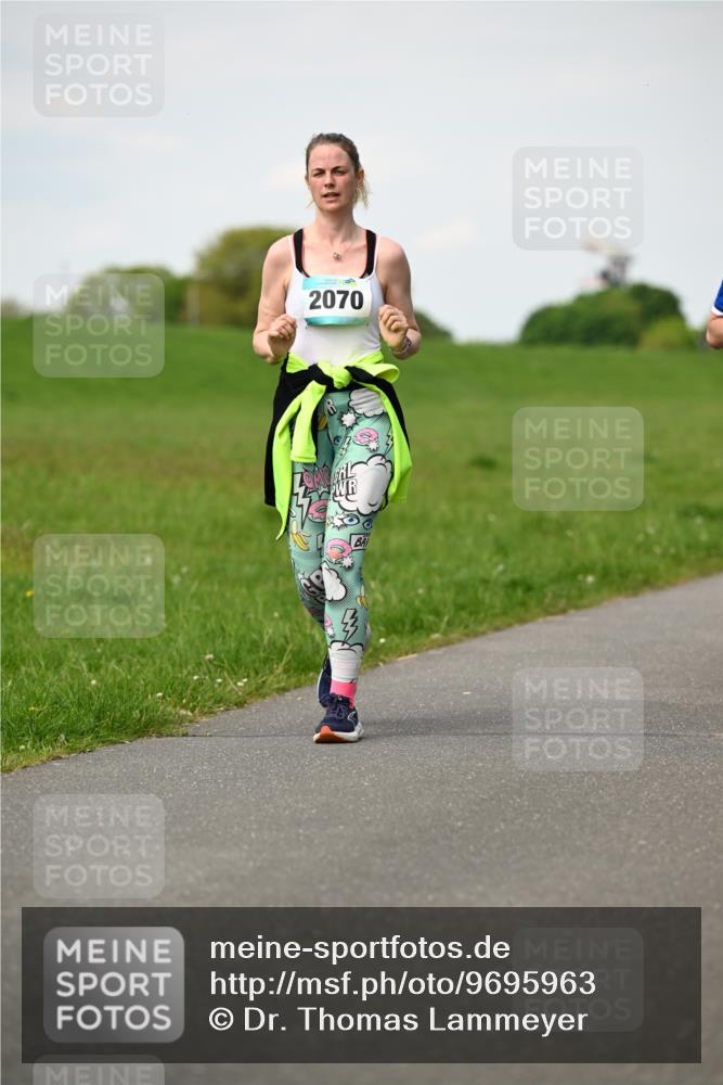 10.05.2026 - 8. Wedeler Halbmarathon Dr. Thomas Lammeyer http://msf.ph/oto/9695963 10.05.2026 11:22:39 Laufen 2070 meine-sportfotos.de