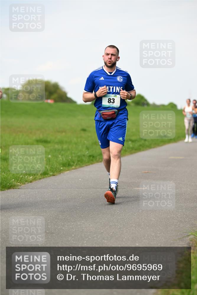 10.05.2026 - 8. Wedeler Halbmarathon Dr. Thomas Lammeyer http://msf.ph/oto/9695969 10.05.2026 11:22:40 Laufen  meine-sportfotos.de