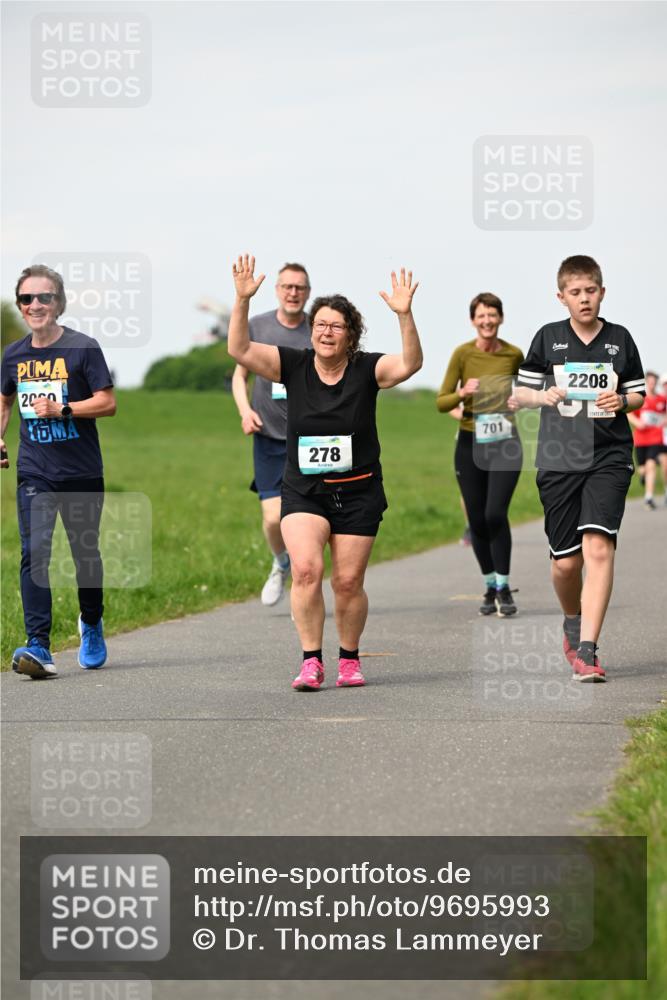 10.05.2026 - 8. Wedeler Halbmarathon Dr. Thomas Lammeyer http://msf.ph/oto/9695993 10.05.2026 11:22:50 Laufen 200, 278, 2208, 701 meine-sportfotos.de