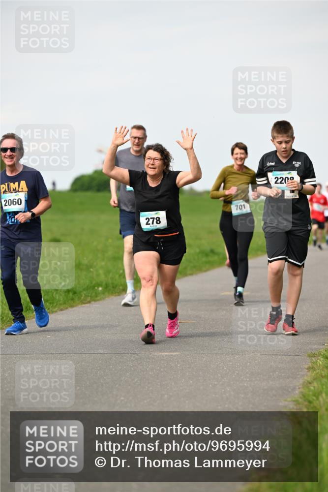 10.05.2026 - 8. Wedeler Halbmarathon Dr. Thomas Lammeyer http://msf.ph/oto/9695994 10.05.2026 11:22:50 Laufen 2060, 220, 278, 701 meine-sportfotos.de
