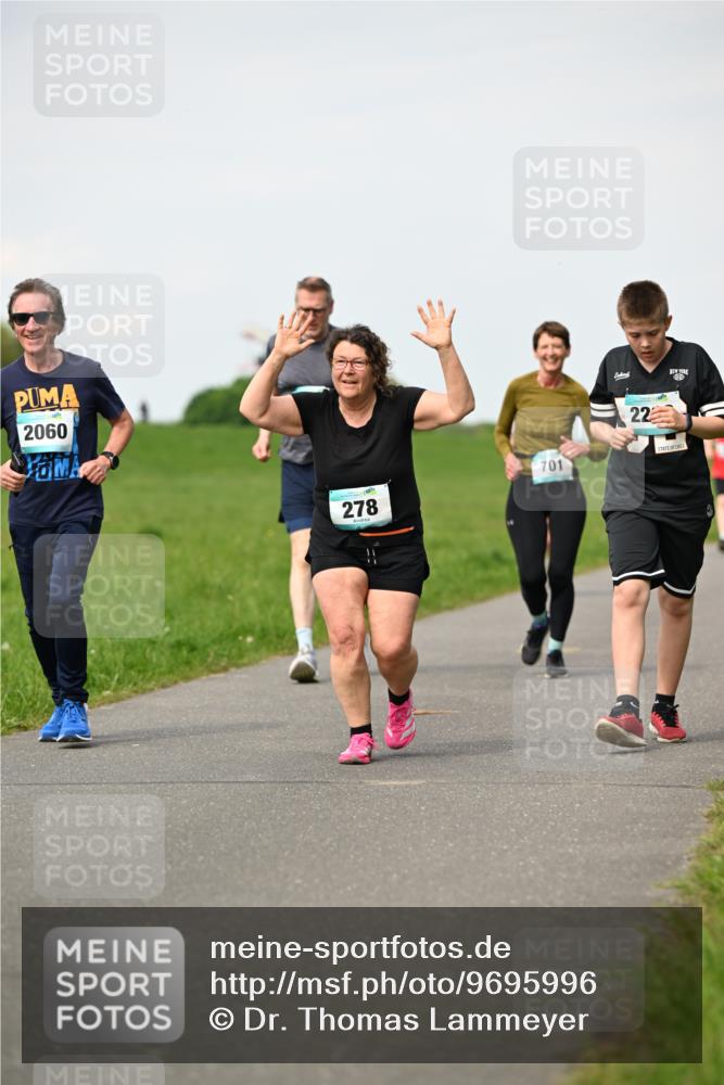 10.05.2026 - 8. Wedeler Halbmarathon Dr. Thomas Lammeyer http://msf.ph/oto/9695996 10.05.2026 11:22:51 Laufen 2060, 278, 701 meine-sportfotos.de