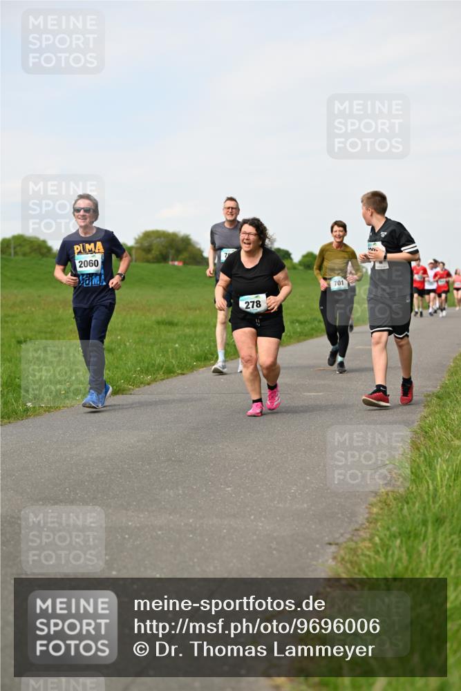 10.05.2026 - 8. Wedeler Halbmarathon Dr. Thomas Lammeyer http://msf.ph/oto/9696006 10.05.2026 11:22:52 Laufen 2060, 278, 701 meine-sportfotos.de