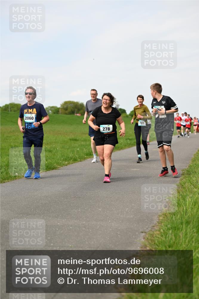 10.05.2026 - 8. Wedeler Halbmarathon Dr. Thomas Lammeyer http://msf.ph/oto/9696008 10.05.2026 11:22:52 Laufen 2060, 278, 701 meine-sportfotos.de