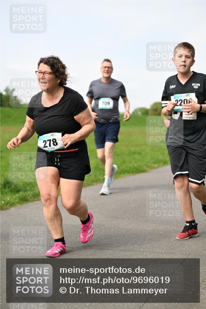 10.05.2026 - 8. Wedeler Halbmarathon Dr. Thomas Lammeyer http://msf.ph/oto/9696019 10.05.2026 11:22:55 Laufen 278, 709, 220 meine-sportfotos.de