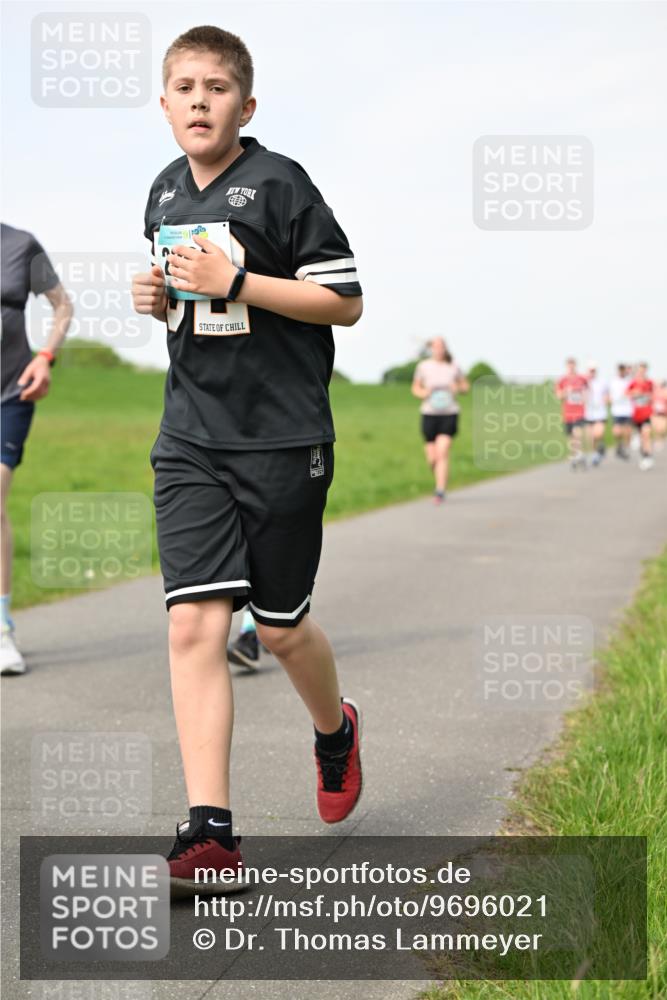 10.05.2026 - 8. Wedeler Halbmarathon Dr. Thomas Lammeyer http://msf.ph/oto/9696021 10.05.2026 11:22:56 Laufen  meine-sportfotos.de