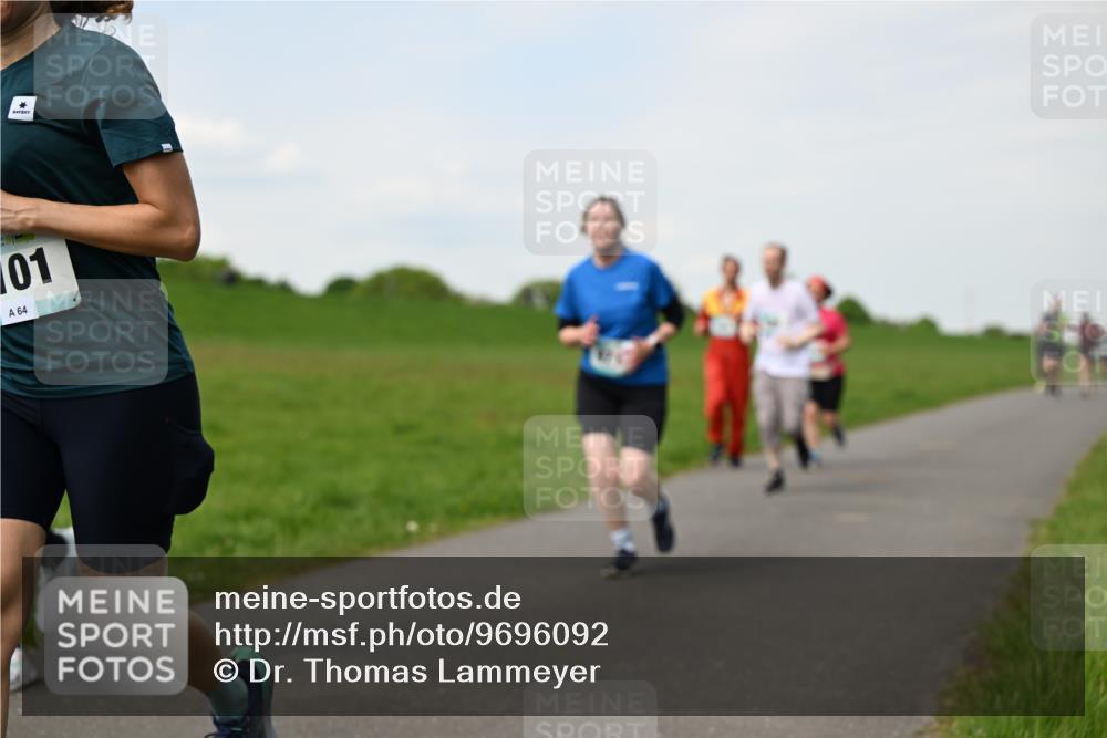 10.05.2026 - 8. Wedeler Halbmarathon Dr. Thomas Lammeyer http://msf.ph/oto/9696092 10.05.2026 11:23:12 Laufen 101 meine-sportfotos.de