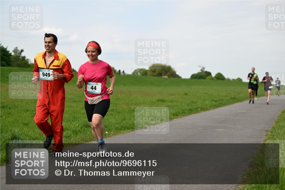 10.05.2026 - 8. Wedeler Halbmarathon Dr. Thomas Lammeyer http://msf.ph/oto/9696115 10.05.2026 11:23:16 Laufen 949 meine-sportfotos.de