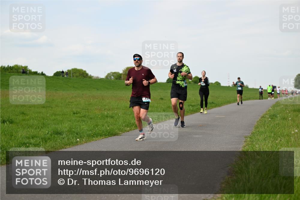 10.05.2026 - 8. Wedeler Halbmarathon Dr. Thomas Lammeyer http://msf.ph/oto/9696120 10.05.2026 11:23:21 Laufen  meine-sportfotos.de
