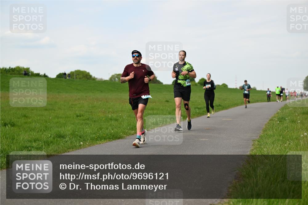 10.05.2026 - 8. Wedeler Halbmarathon Dr. Thomas Lammeyer http://msf.ph/oto/9696121 10.05.2026 11:23:21 Laufen  meine-sportfotos.de
