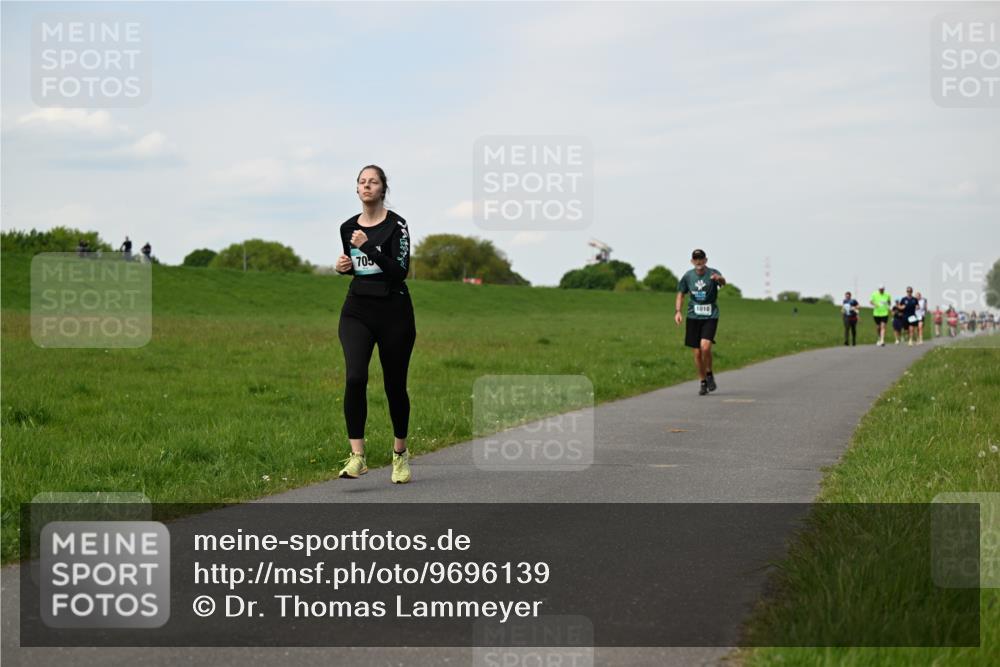 10.05.2026 - 8. Wedeler Halbmarathon Dr. Thomas Lammeyer http://msf.ph/oto/9696139 10.05.2026 11:23:25 Laufen 1010 meine-sportfotos.de
