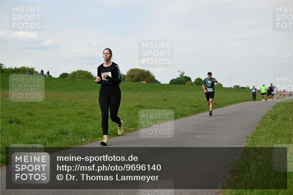 10.05.2026 - 8. Wedeler Halbmarathon Dr. Thomas Lammeyer http://msf.ph/oto/9696140 10.05.2026 11:23:25 Laufen 1010 meine-sportfotos.de