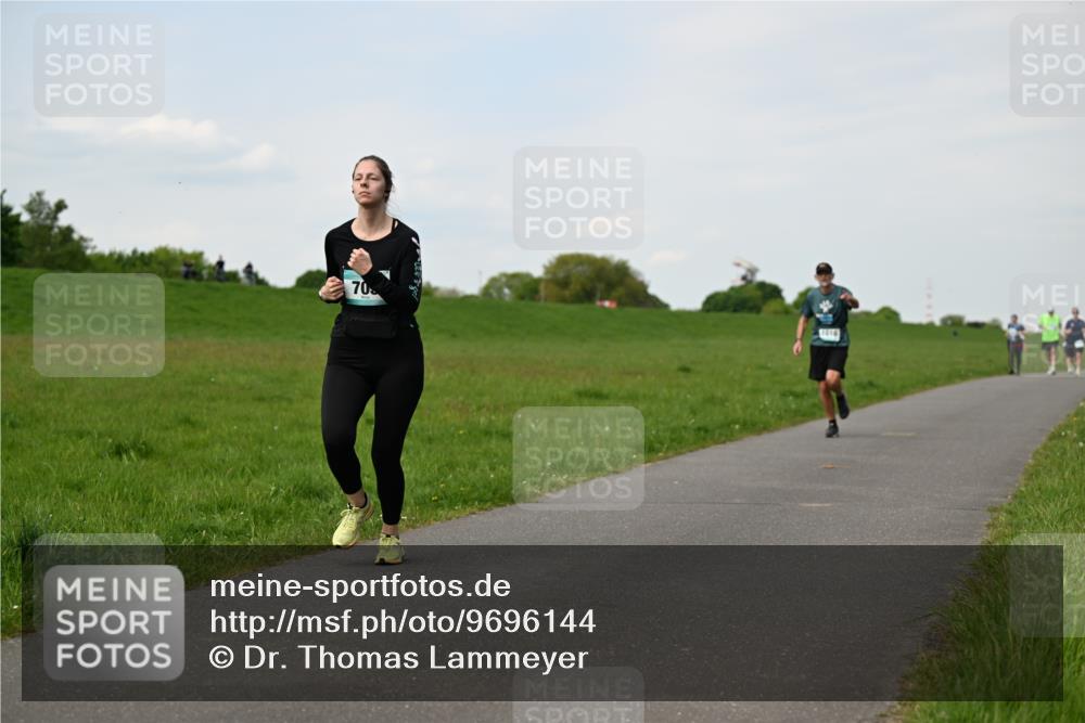10.05.2026 - 8. Wedeler Halbmarathon Dr. Thomas Lammeyer http://msf.ph/oto/9696144 10.05.2026 11:23:26 Laufen 1010 meine-sportfotos.de