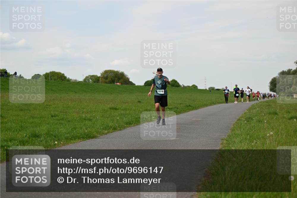 10.05.2026 - 8. Wedeler Halbmarathon Dr. Thomas Lammeyer http://msf.ph/oto/9696147 10.05.2026 11:23:27 Laufen 1010 meine-sportfotos.de