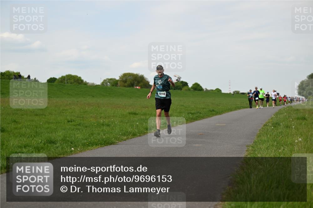 10.05.2026 - 8. Wedeler Halbmarathon Dr. Thomas Lammeyer http://msf.ph/oto/9696153 10.05.2026 11:23:28 Laufen 1010 meine-sportfotos.de