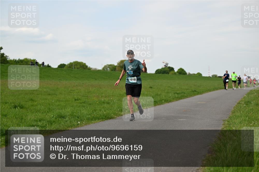 10.05.2026 - 8. Wedeler Halbmarathon Dr. Thomas Lammeyer http://msf.ph/oto/9696159 10.05.2026 11:23:28 Laufen 1010 meine-sportfotos.de