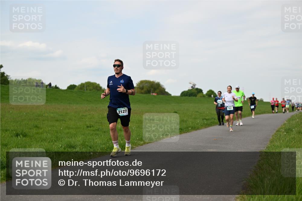 10.05.2026 - 8. Wedeler Halbmarathon Dr. Thomas Lammeyer http://msf.ph/oto/9696172 10.05.2026 11:23:39 Laufen 2127, 244 meine-sportfotos.de
