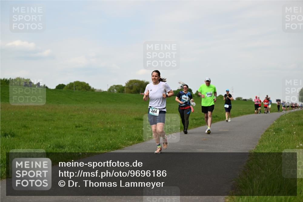 10.05.2026 - 8. Wedeler Halbmarathon Dr. Thomas Lammeyer http://msf.ph/oto/9696186 10.05.2026 11:23:42 Laufen 244, 2005, 2006 meine-sportfotos.de