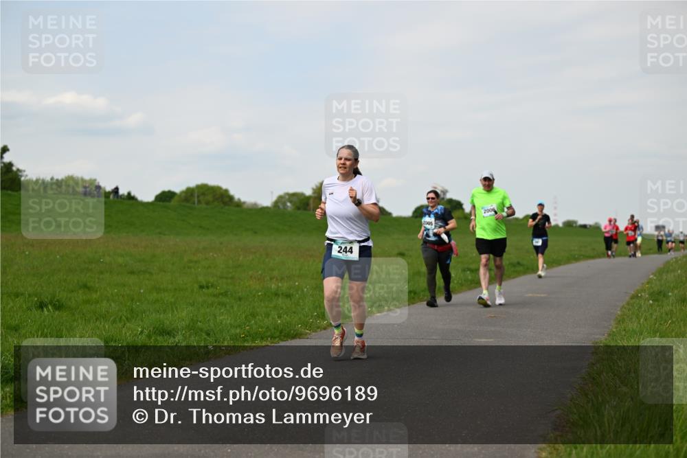10.05.2026 - 8. Wedeler Halbmarathon Dr. Thomas Lammeyer http://msf.ph/oto/9696189 10.05.2026 11:23:43 Laufen 244, 2005, 2006 meine-sportfotos.de