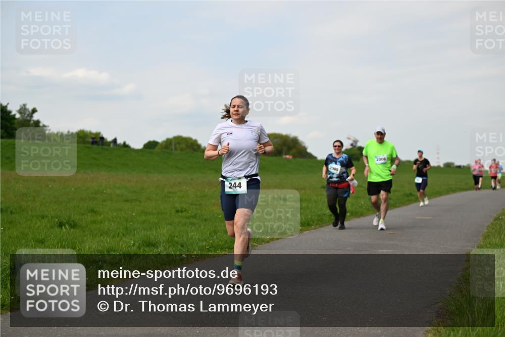 10.05.2026 - 8. Wedeler Halbmarathon Dr. Thomas Lammeyer http://msf.ph/oto/9696193 10.05.2026 11:23:43 Laufen 244, 2005, 2006 meine-sportfotos.de