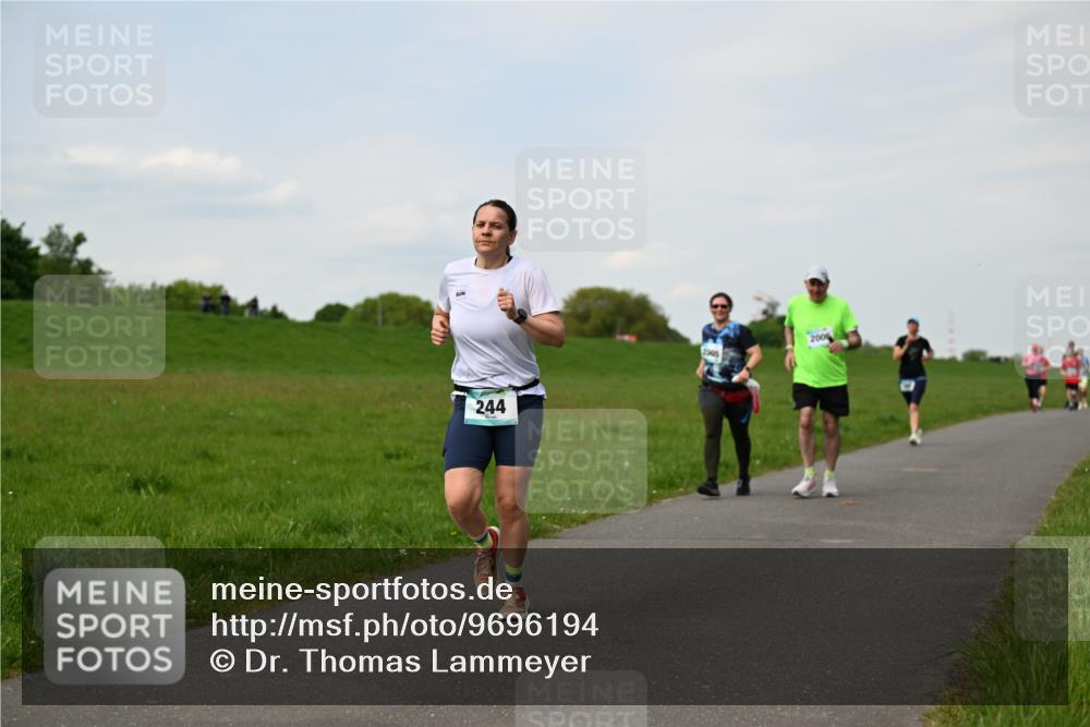 10.05.2026 - 8. Wedeler Halbmarathon Dr. Thomas Lammeyer http://msf.ph/oto/9696194 10.05.2026 11:23:44 Laufen 244, 2005, 2006 meine-sportfotos.de