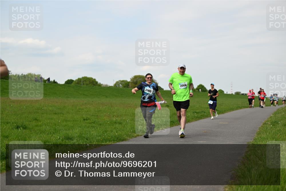 10.05.2026 - 8. Wedeler Halbmarathon Dr. Thomas Lammeyer http://msf.ph/oto/9696201 10.05.2026 11:23:45 Laufen 2005, 2006 meine-sportfotos.de