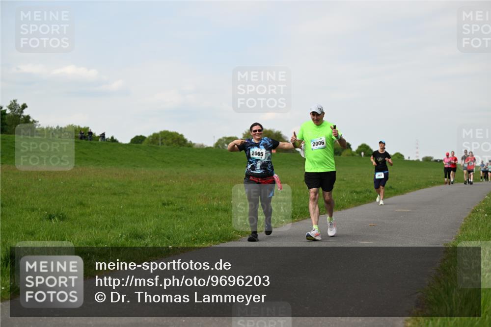 10.05.2026 - 8. Wedeler Halbmarathon Dr. Thomas Lammeyer http://msf.ph/oto/9696203 10.05.2026 11:23:45 Laufen 2005, 2006, 393 meine-sportfotos.de