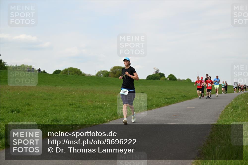 10.05.2026 - 8. Wedeler Halbmarathon Dr. Thomas Lammeyer http://msf.ph/oto/9696222 10.05.2026 11:23:51 Laufen 393 meine-sportfotos.de