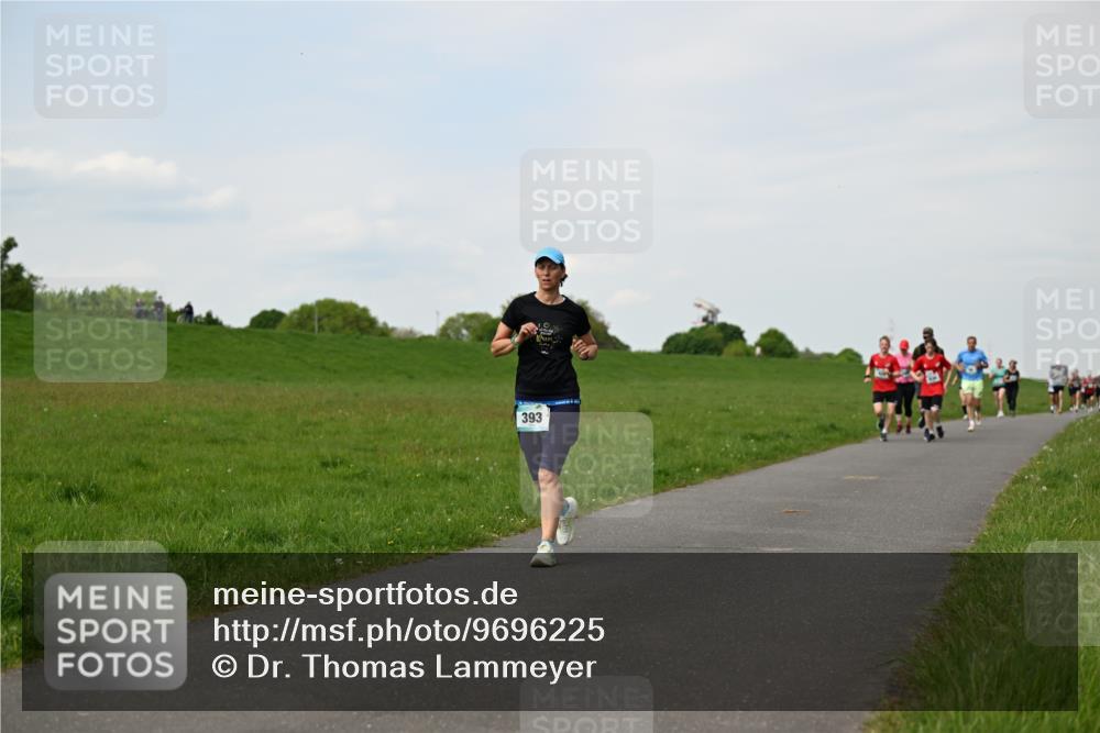 10.05.2026 - 8. Wedeler Halbmarathon Dr. Thomas Lammeyer http://msf.ph/oto/9696225 10.05.2026 11:23:51 Laufen 393 meine-sportfotos.de
