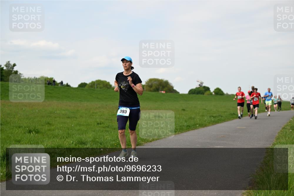 10.05.2026 - 8. Wedeler Halbmarathon Dr. Thomas Lammeyer http://msf.ph/oto/9696233 10.05.2026 11:23:52 Laufen 393 meine-sportfotos.de
