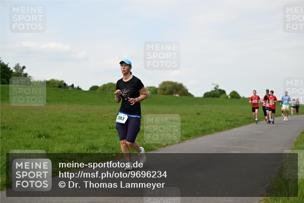 10.05.2026 - 8. Wedeler Halbmarathon Dr. Thomas Lammeyer http://msf.ph/oto/9696234 10.05.2026 11:23:52 Laufen 393 meine-sportfotos.de
