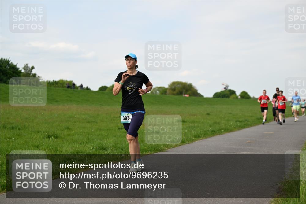 10.05.2026 - 8. Wedeler Halbmarathon Dr. Thomas Lammeyer http://msf.ph/oto/9696235 10.05.2026 11:23:52 Laufen 393 meine-sportfotos.de