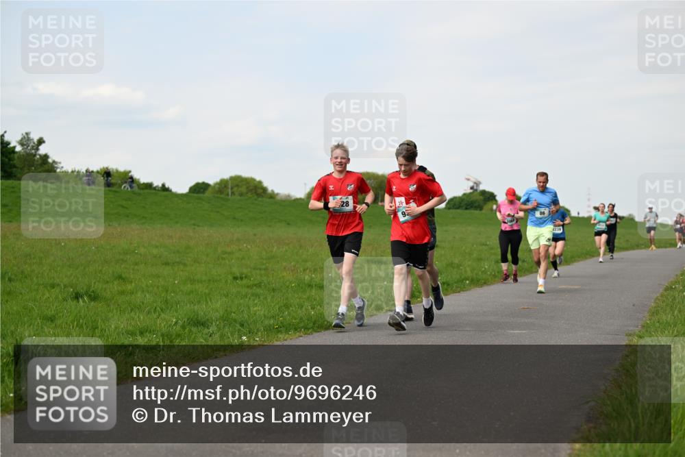 10.05.2026 - 8. Wedeler Halbmarathon Dr. Thomas Lammeyer http://msf.ph/oto/9696246 10.05.2026 11:23:58 Laufen  meine-sportfotos.de